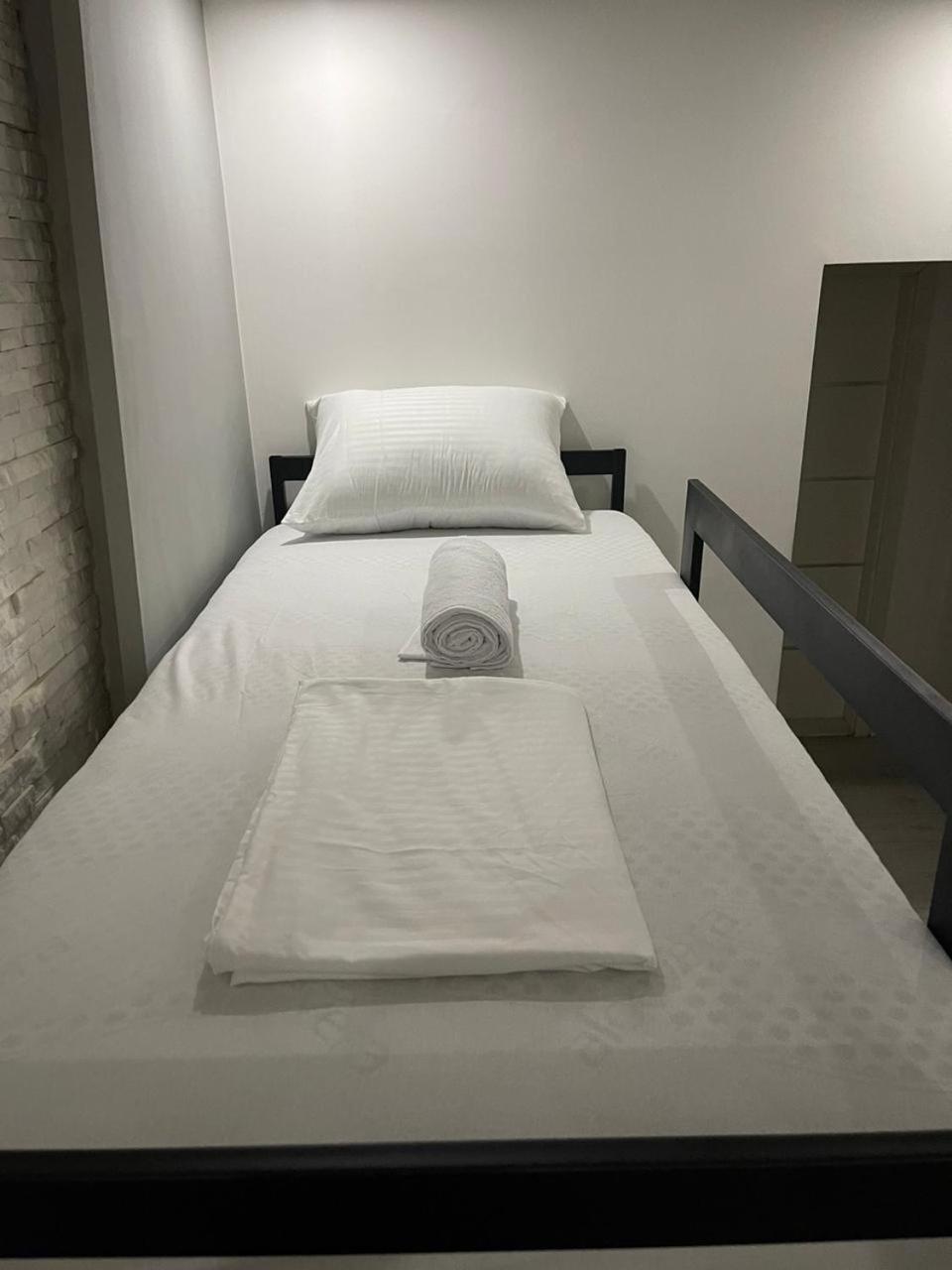 Shesh Hostel Pristina Exteriör bild