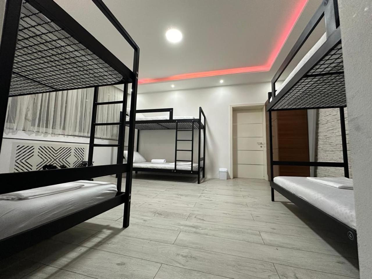 Shesh Hostel Pristina Exteriör bild